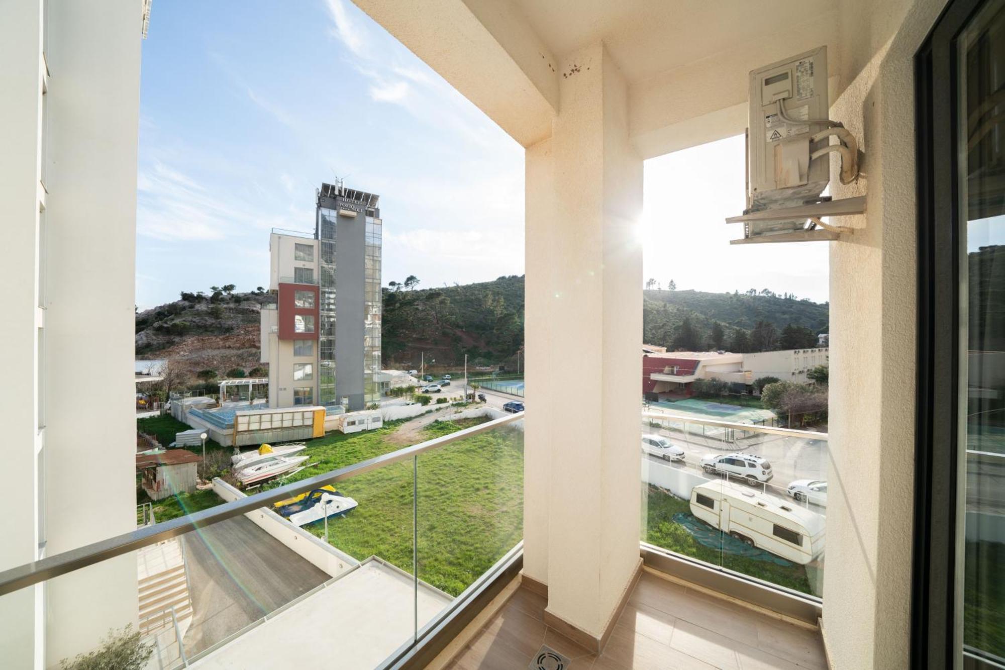 Mariner Apartments Sutomore Luaran gambar