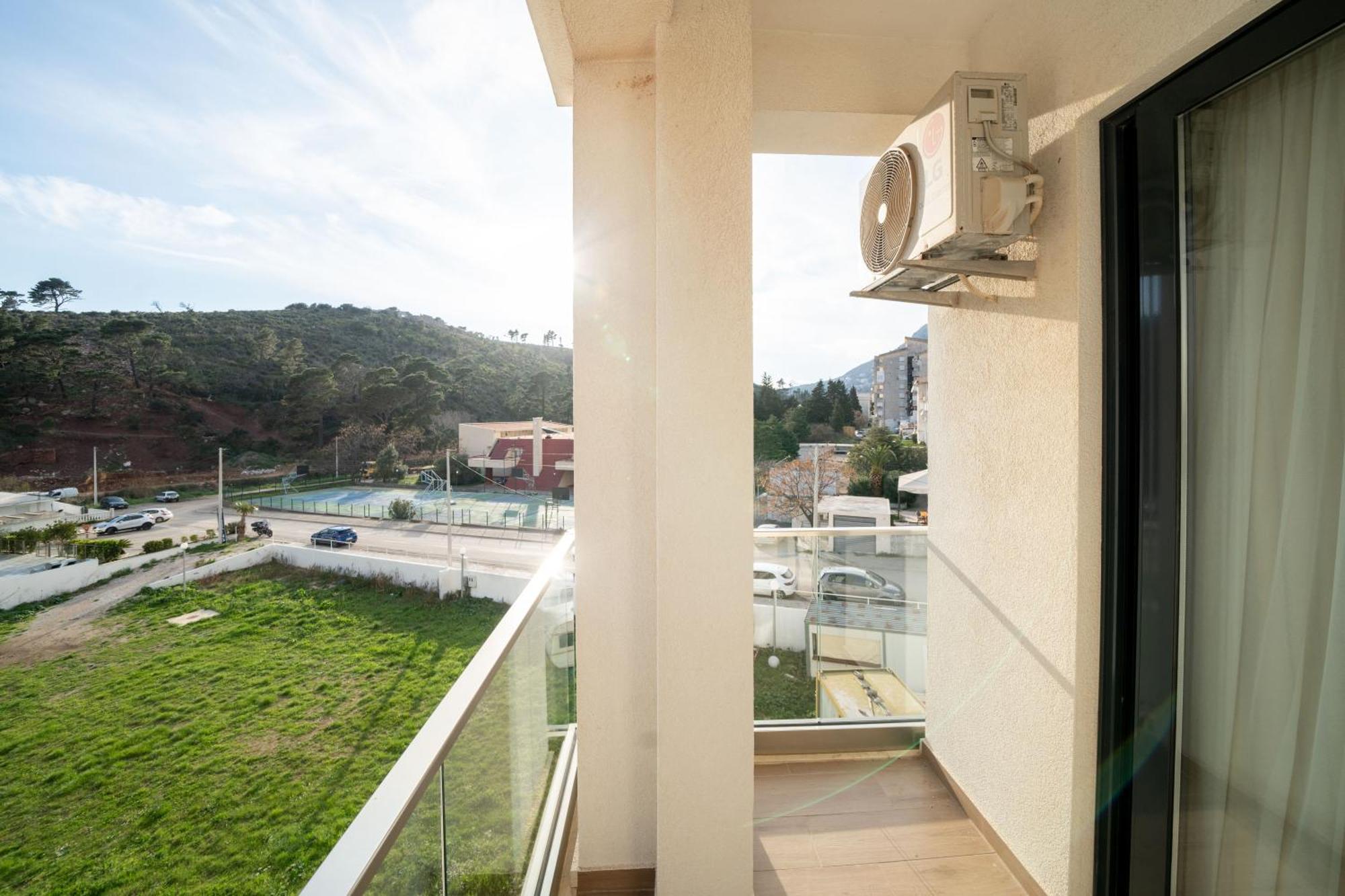 Mariner Apartments Sutomore Luaran gambar