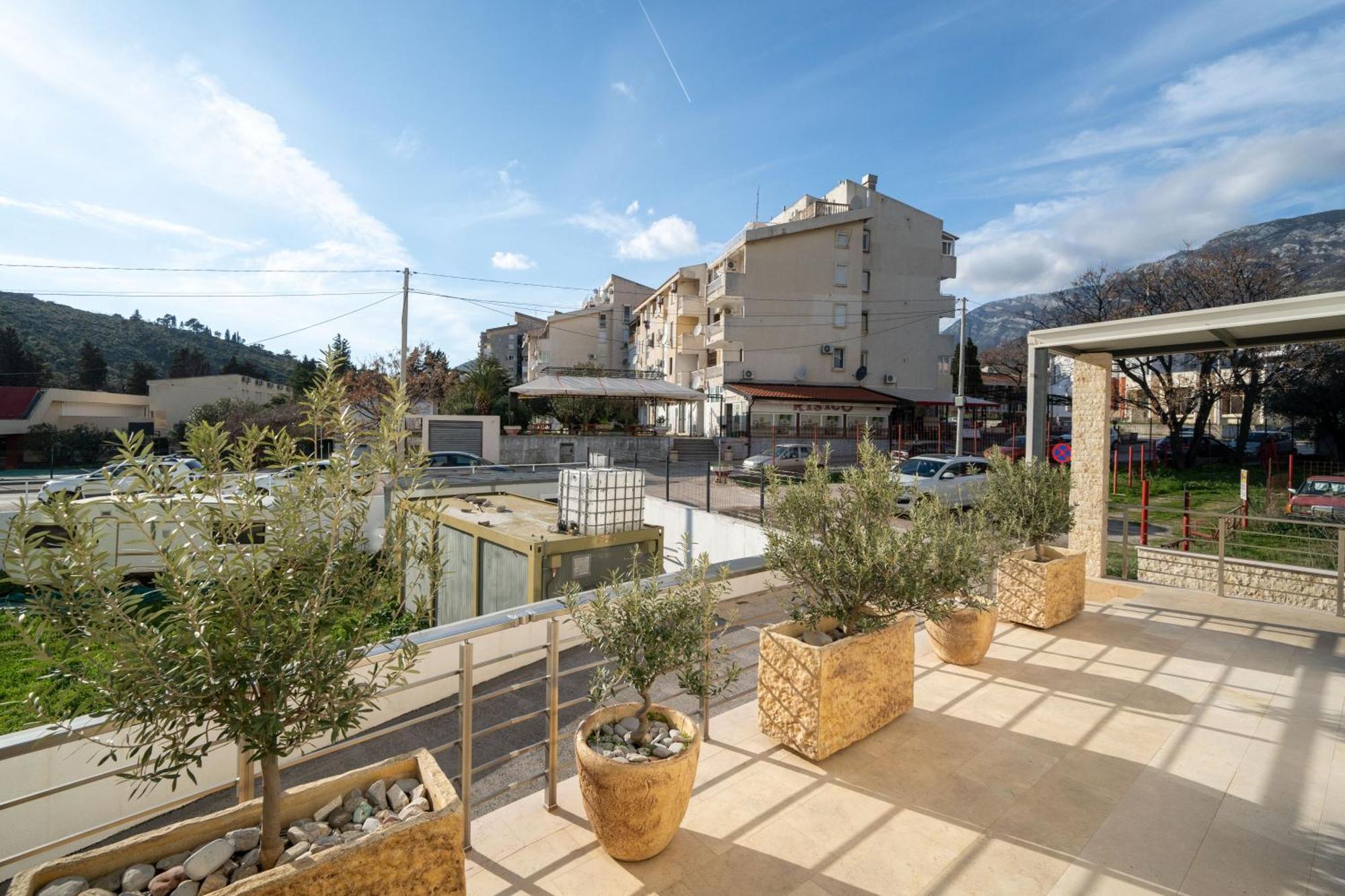 Mariner Apartments Sutomore Luaran gambar